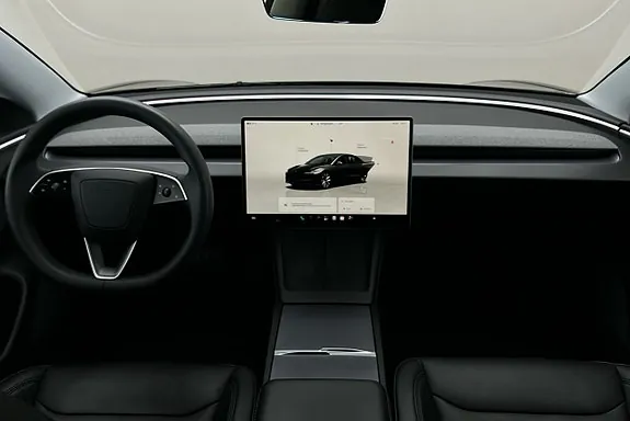 Tesla Model 3 2024 photo 3