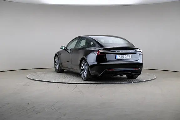 Tesla Model 3 2024 photo 2