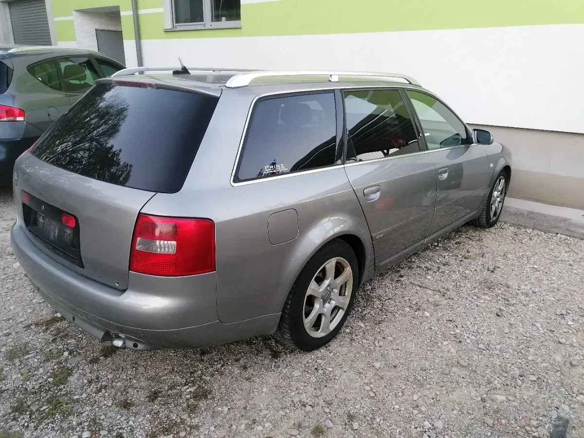Audi A6 Avant Quattro