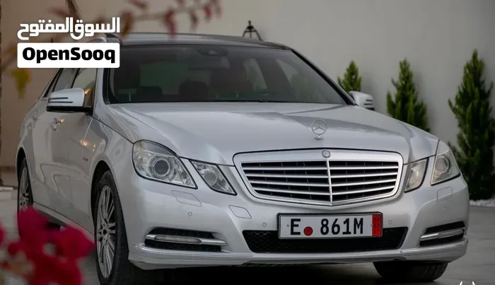 Mercedes-Benz E-Class 2012 photo 2