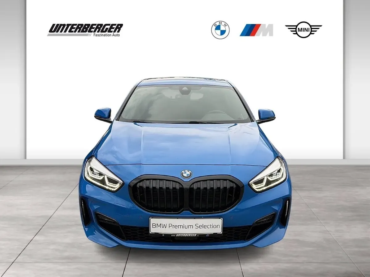 BMW 1 Series 2023 photo 2