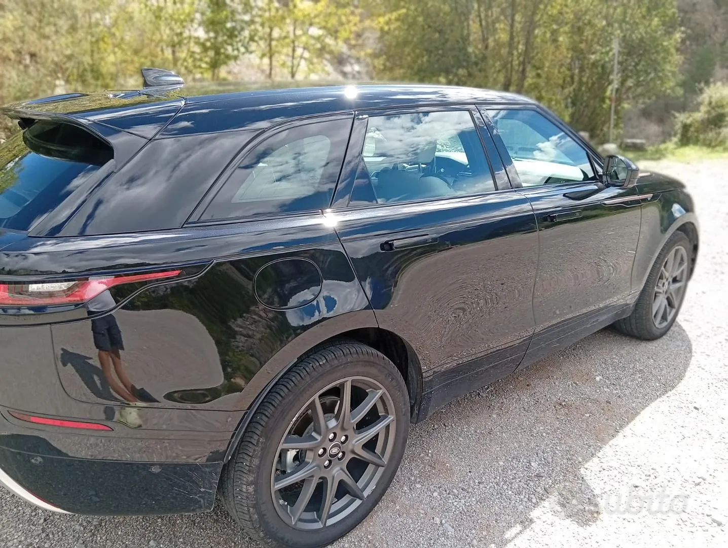 Land Rover Range Rover Velar 2021 photo 3