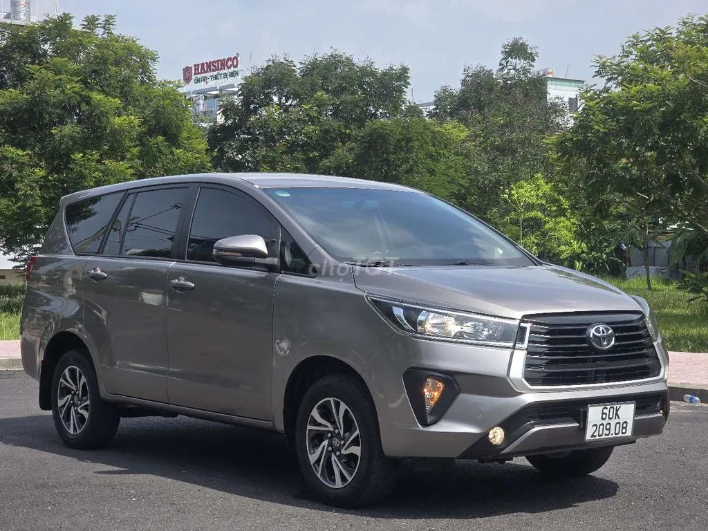 Toyota Innova 2023 photo 2