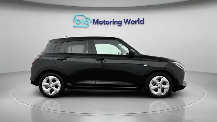 Suzuki Swift 2024 photo 5