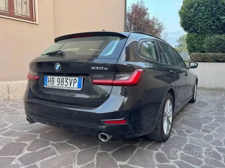 BMW 330E