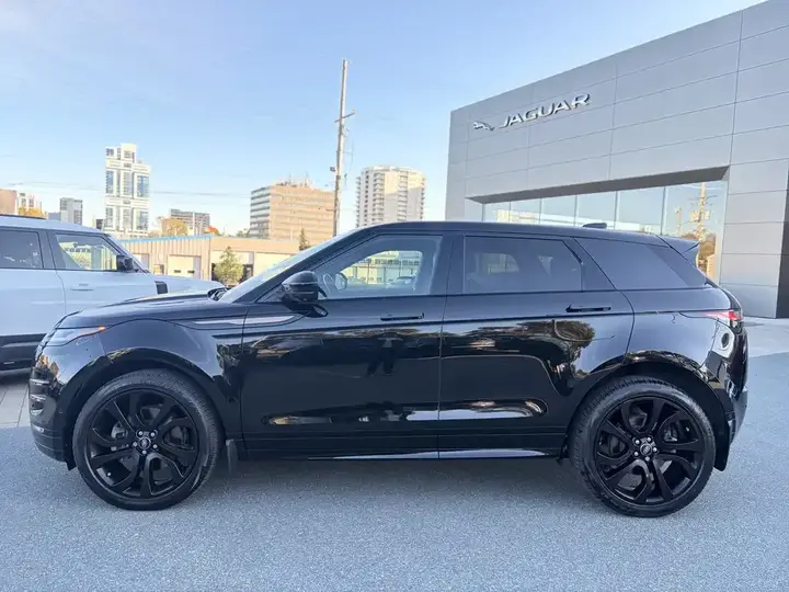 Land Rover Range Rover Evoque 2025 photo 4