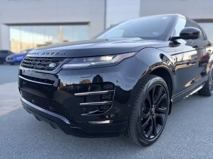 Land Rover Range Rover Evoque 2025 photo 2
