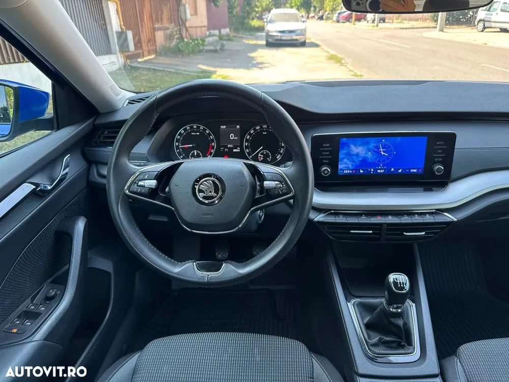 Skoda Octavia 2023 photo 2
