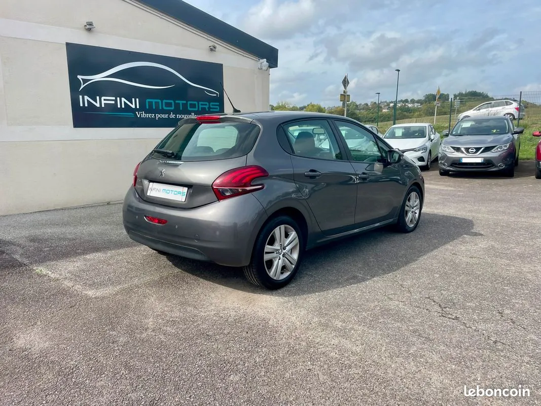 Peugeot 208 2018 photo 5