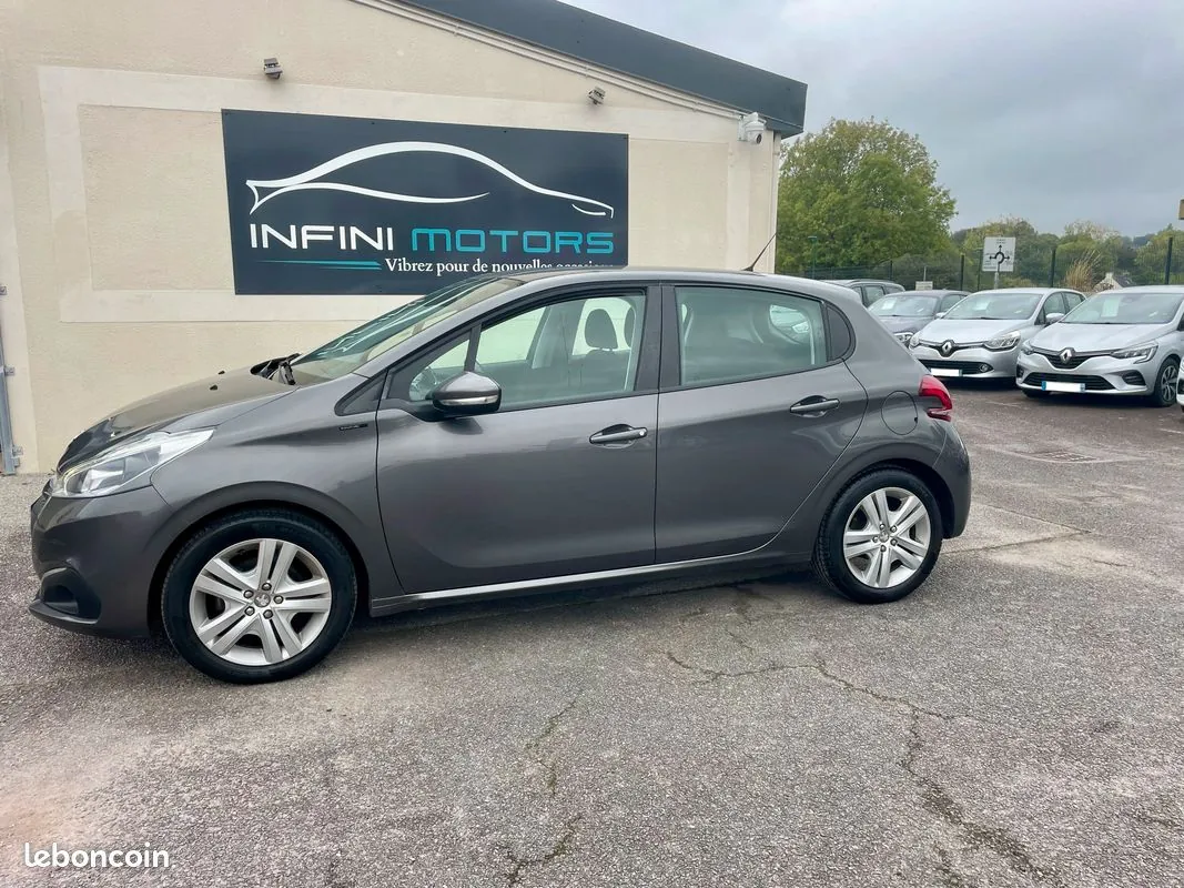 Peugeot 208 2018 photo 2