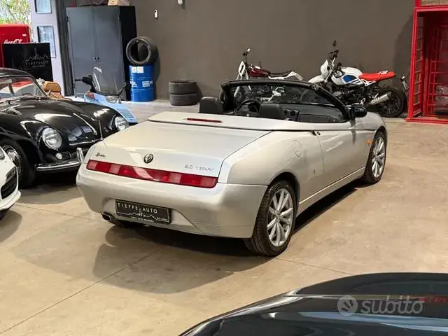 Alfa Romeo Spider 2000 photo 4