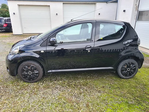 Toyota Aygo 2012 photo 4