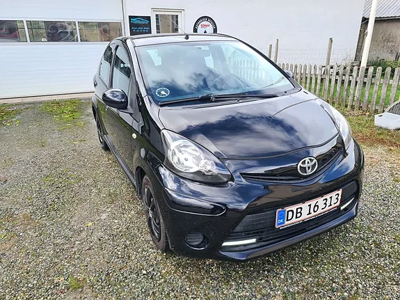 Toyota Aygo 2012 photo 2