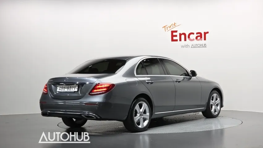 Mercedes-Benz E-Class 2017 photo 2