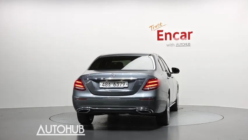 Mercedes-Benz E-Class 2017 photo 4