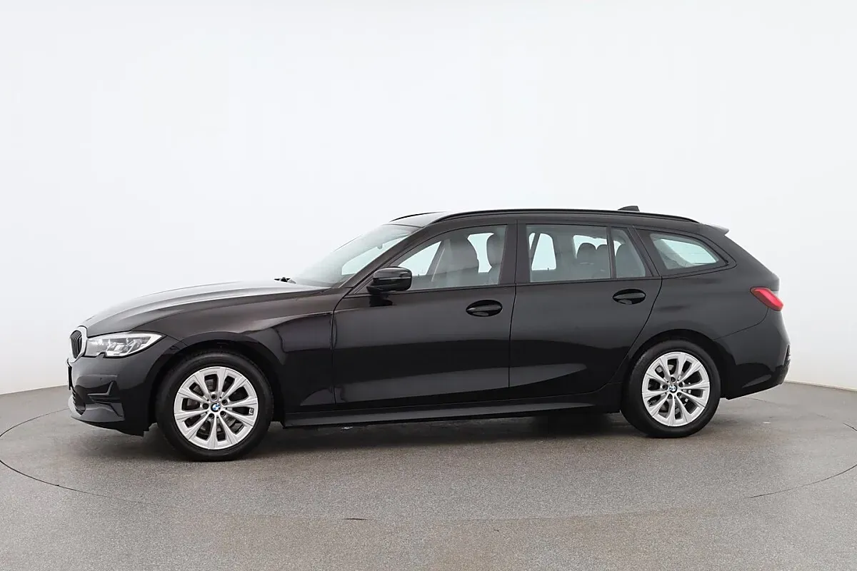 BMW 3 Series 2019 photo 2