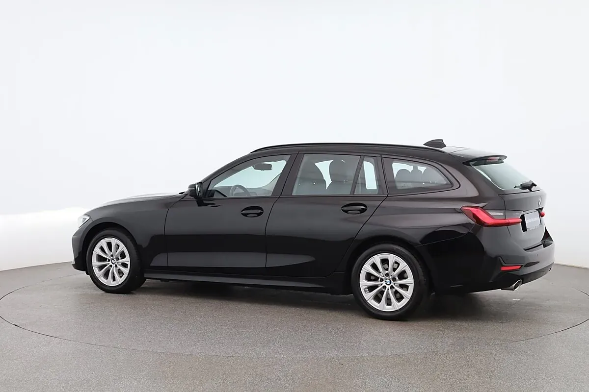BMW 3 Series 2019 photo 3