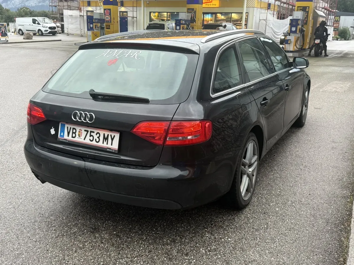 Audi A4 2009 photo 3