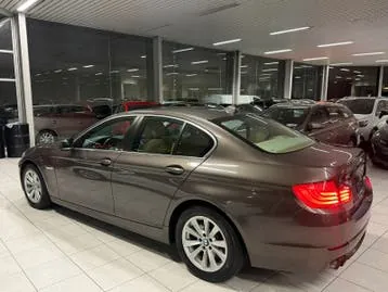 BMW 5 Series 2011 photo 2