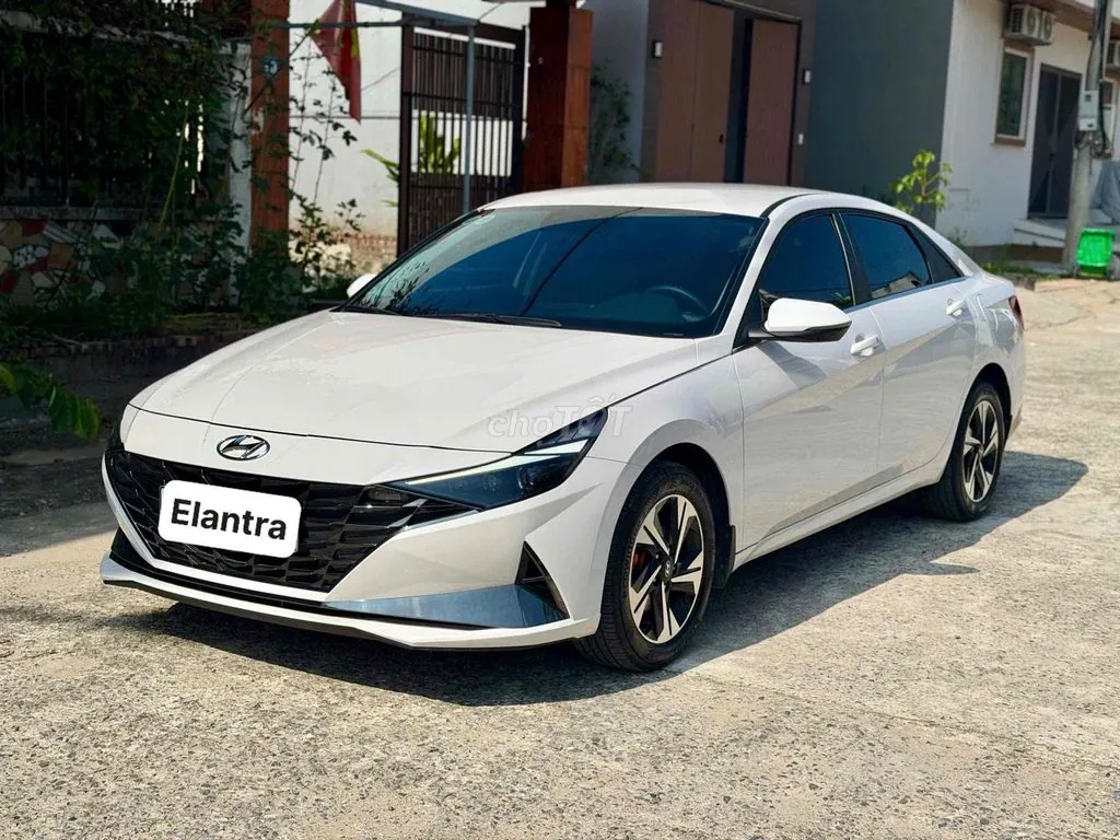 Hyundai Elantra 2024 photo 3