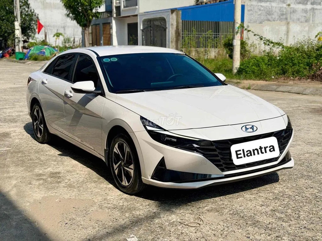 Hyundai Elantra 2024 photo 2