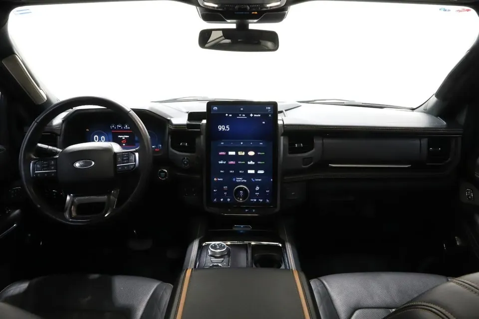 Ford Expedition 2023 photo 3