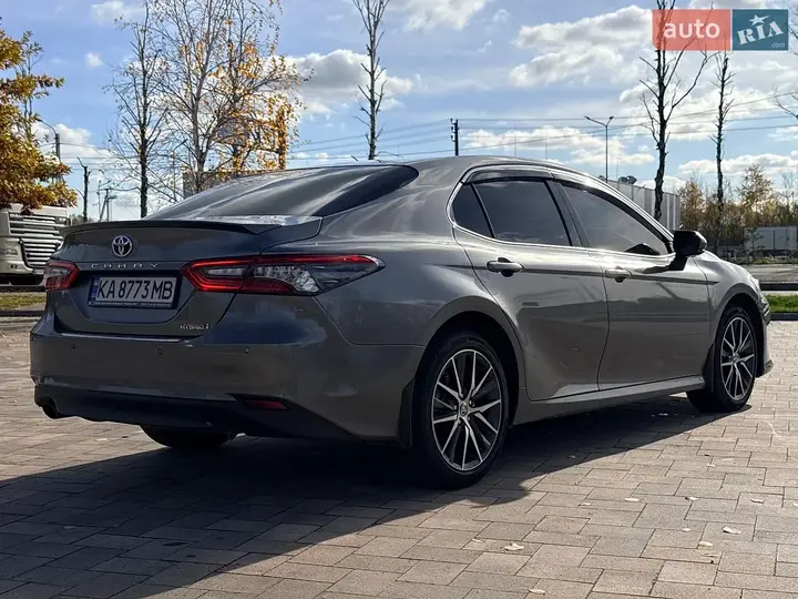 Toyota Camry 2024 photo 3
