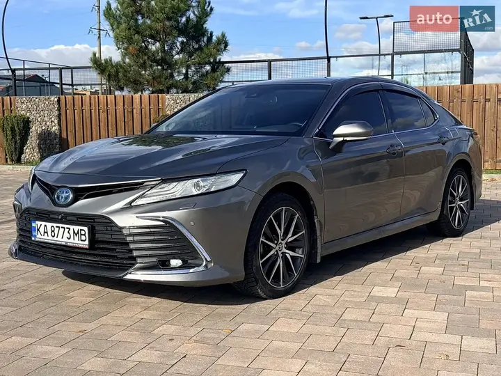 Toyota Camry 2024 photo 2