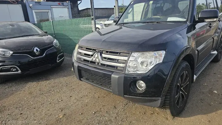 Mitsubishi Pajero 2008 photo 2