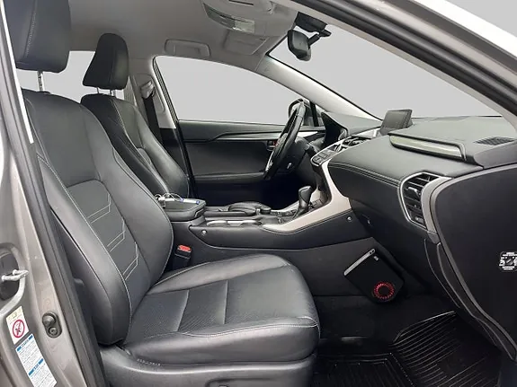Lexus Nx300H 2016 photo 4