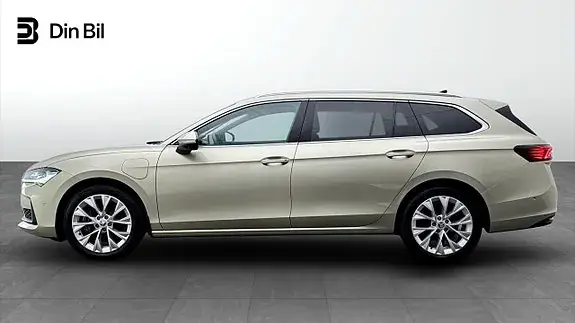 Skoda Superb 2024 photo 2