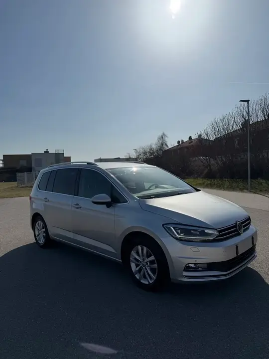 Volkswagen Touran 2016 photo 2