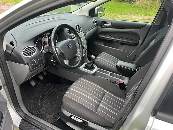 Ford Focus 2009 photo 5