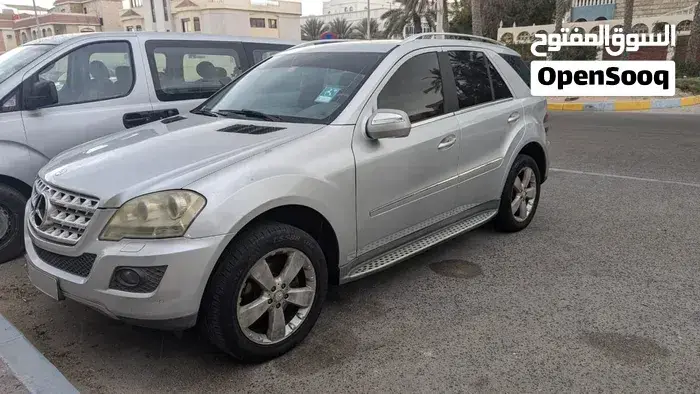 Mercedes-Benz M-Class 2009 photo 2