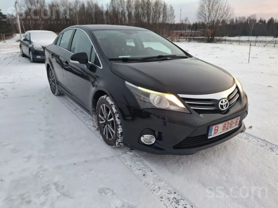 Toyota Avensis 2013 photo 2