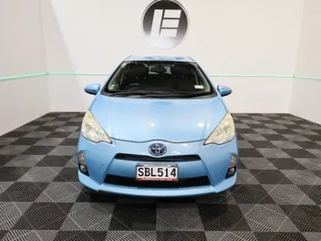 Toyota Aqua 2012 photo 3