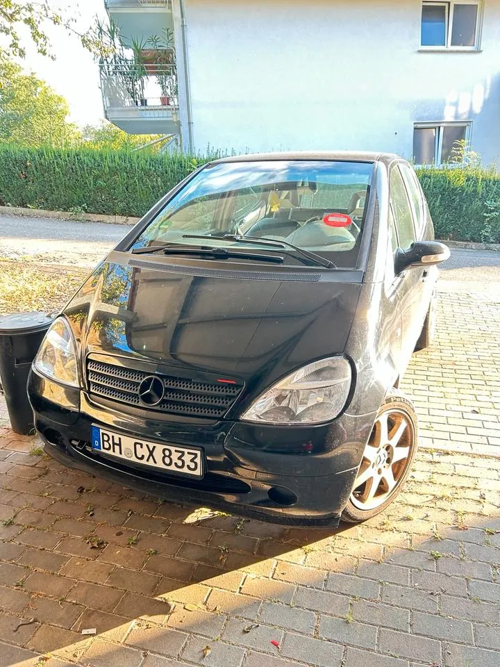 Mercedes-Benz A210