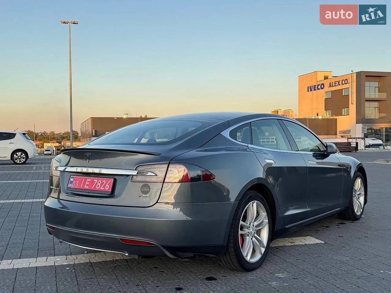 Tesla Model S 2014 photo 2