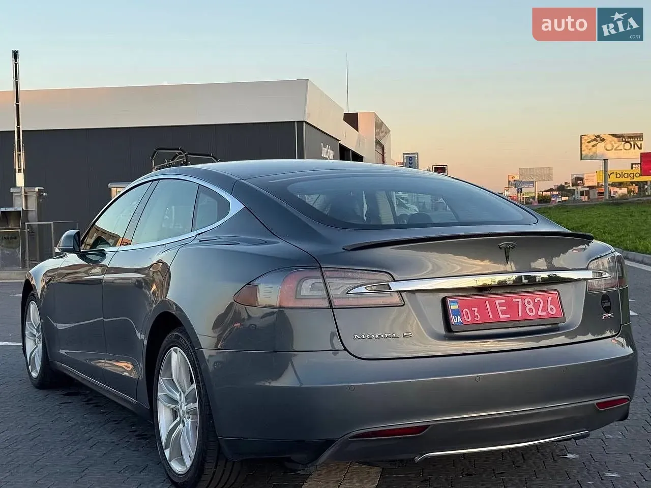 Tesla Model S 2014 photo 4
