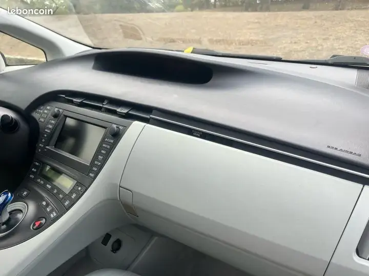 Toyota Prius 2011 photo 5