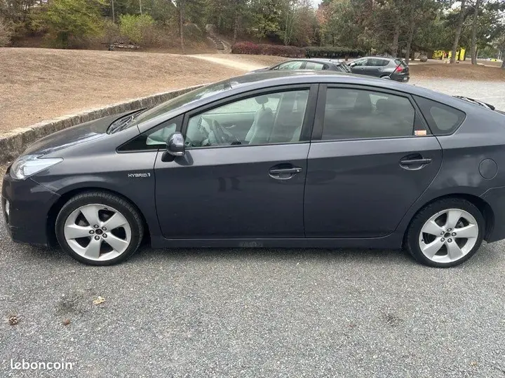 Toyota Prius 2011 photo 4