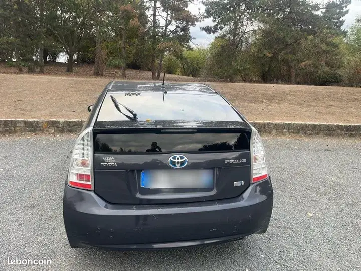 Toyota Prius 2011 photo 2