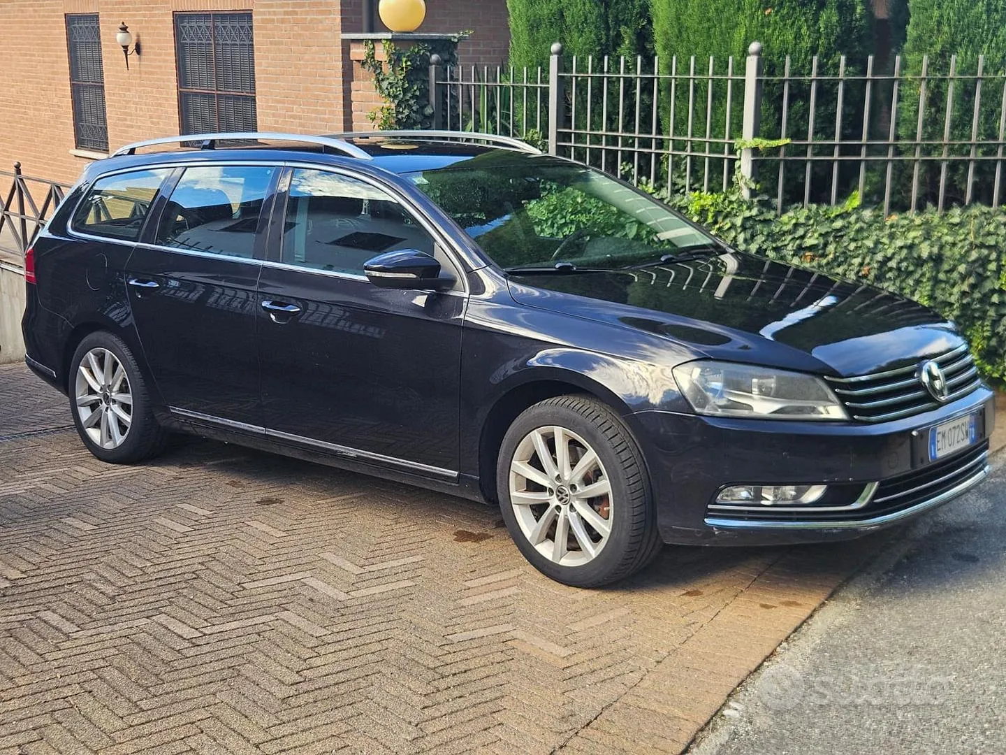 Volkswagen Passat 2012 photo 2