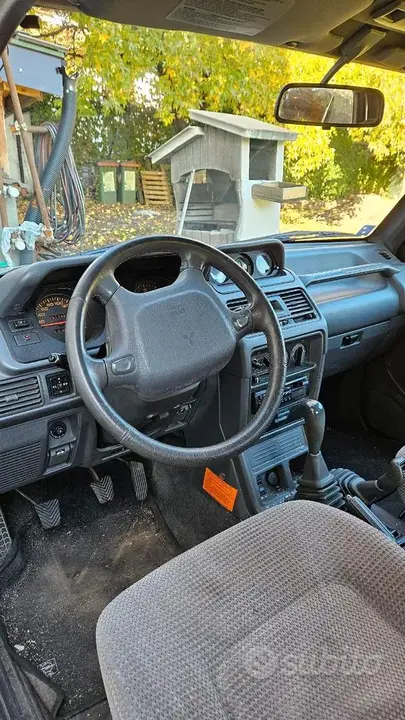 Mitsubishi Pajero 1995 photo 4