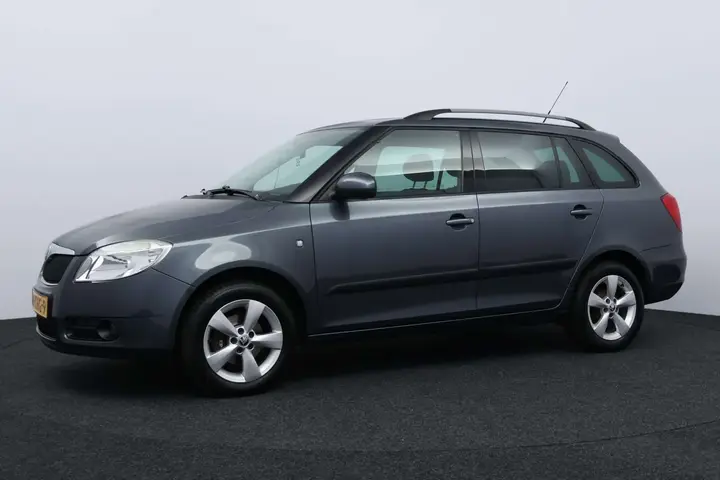 Skoda Fabia Combi 2009 photo 3
