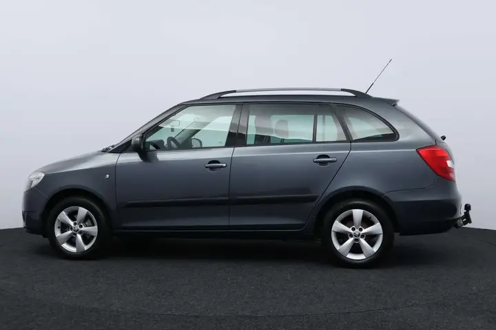 Skoda Fabia Combi 2009 photo 5