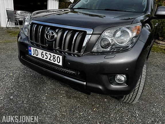 Toyota Land Cruiser 2013 photo 2