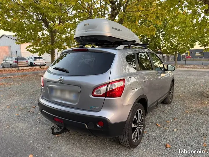 Nissan Qashqai 2012 photo 2