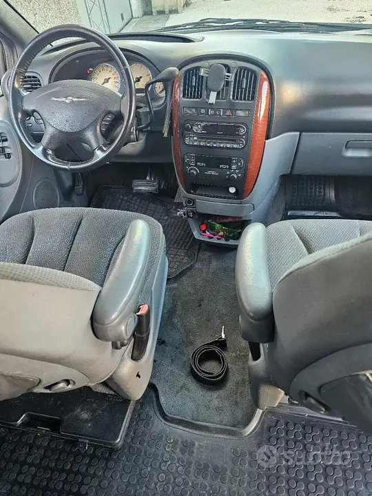 Chrysler Voyager 2006 photo 4