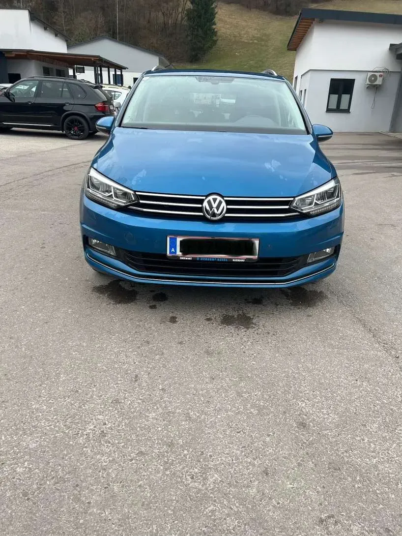 Volkswagen Touran 2016 photo 2